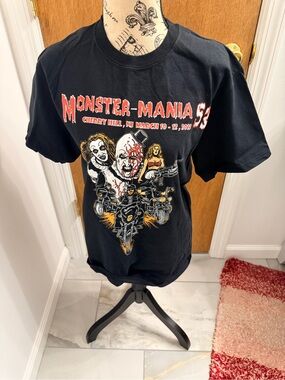 Monster Mania 53 T Shirt
Size Medium